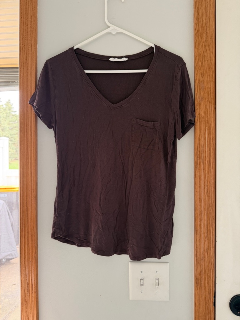 Banana Republic Women's V-Neck Pocket Tee - Dark purple/plum